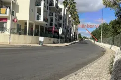 Gatan utanför campingen